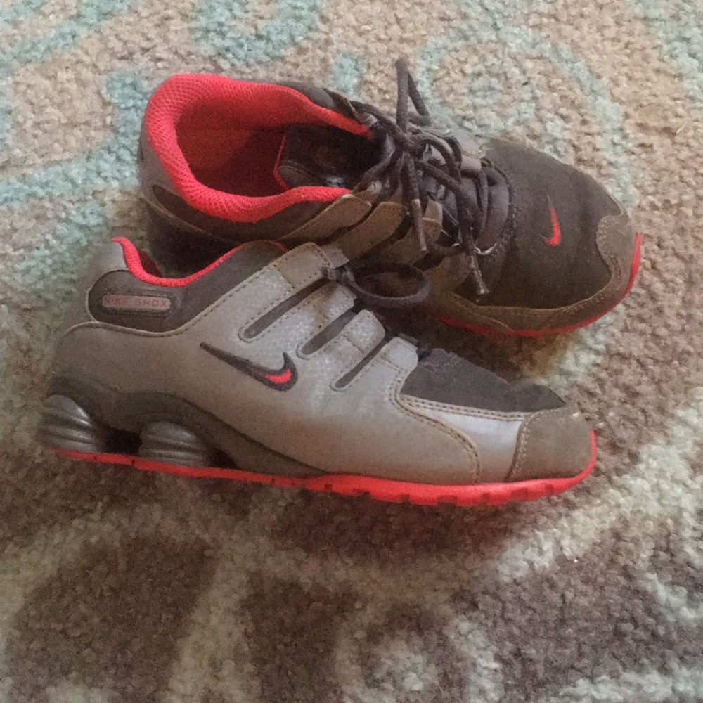 Boys Nike shox